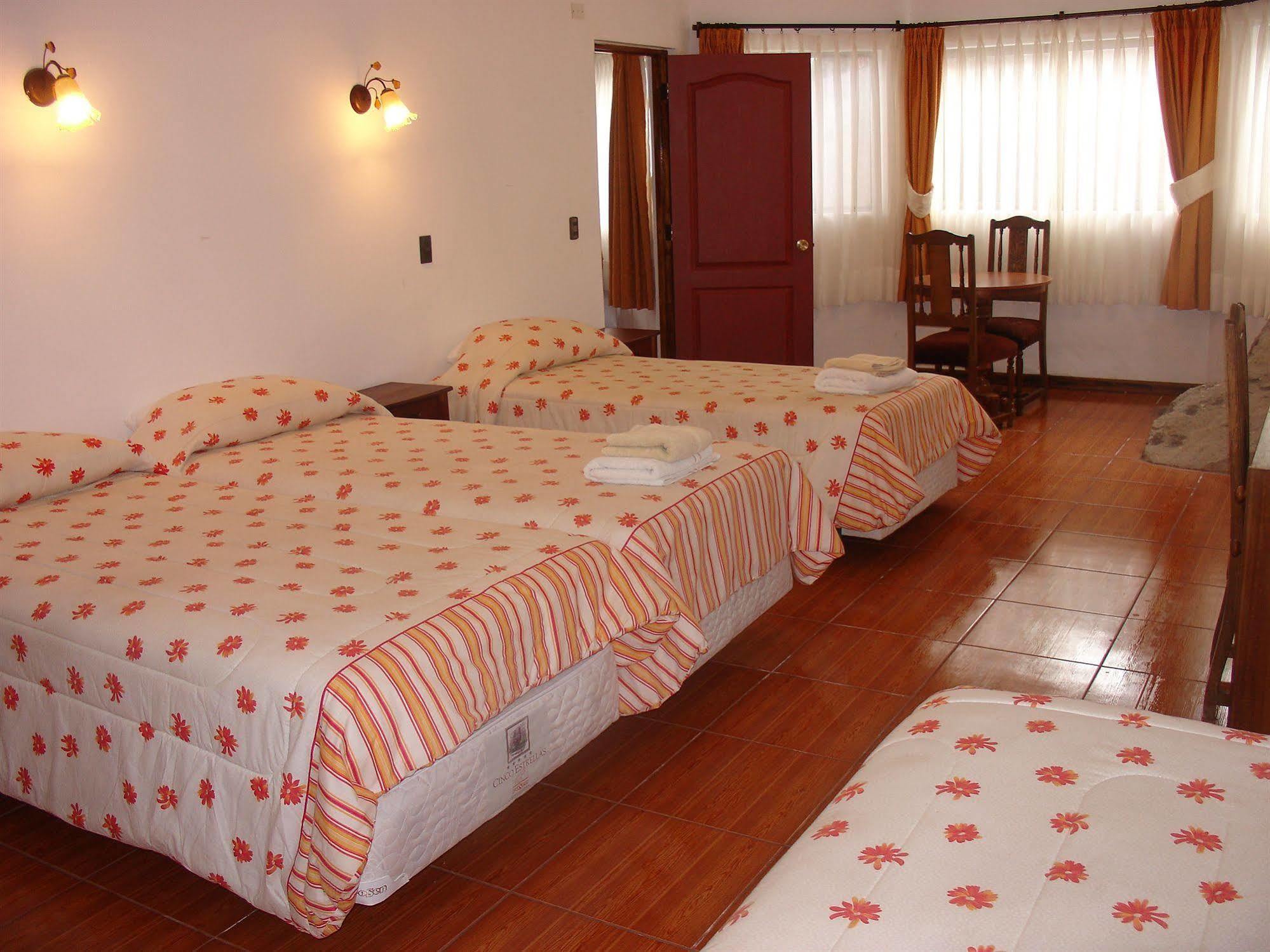 Hotel Victoria Hanga Roa Extérieur photo